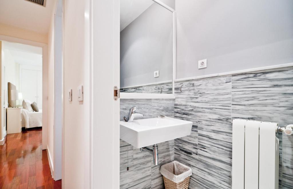 Hostal Retiro Мадрид Номер фото