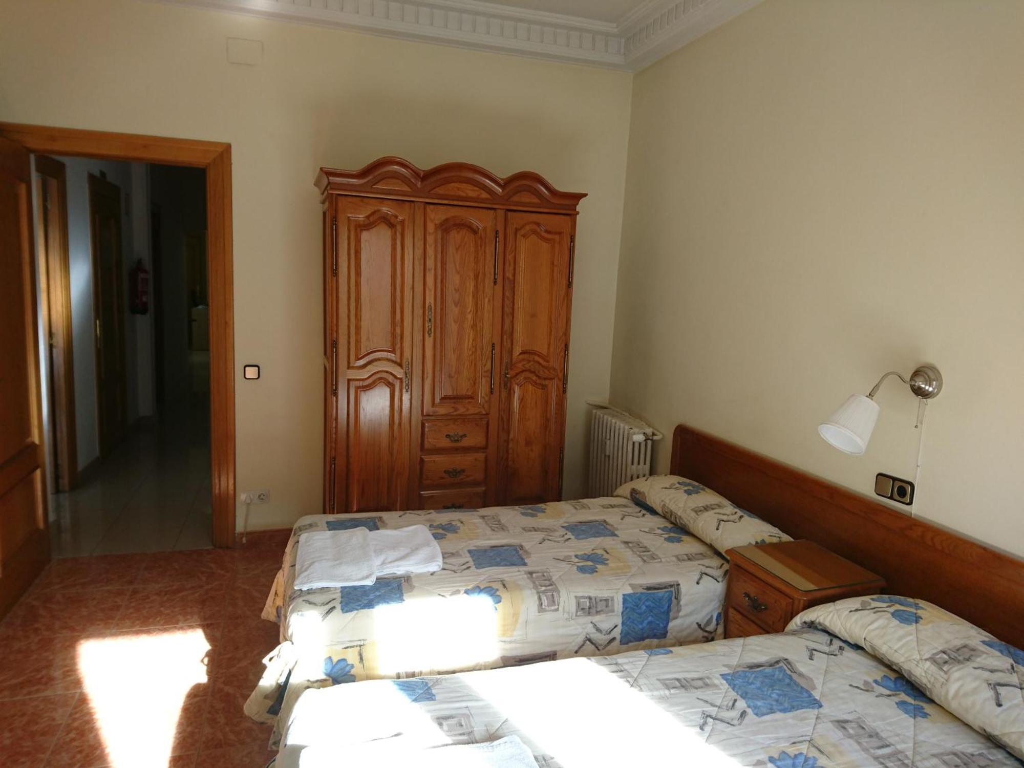 Hostal Retiro Мадрид Экстерьер фото