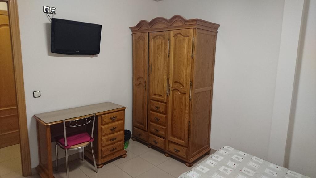 Hostal Retiro Мадрид Номер фото