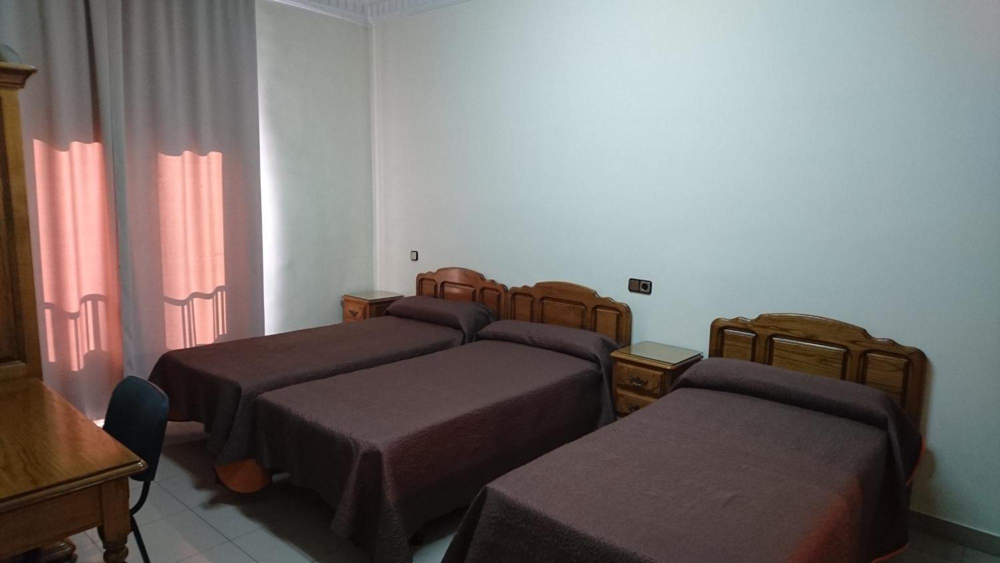 Hostal Retiro Мадрид Экстерьер фото