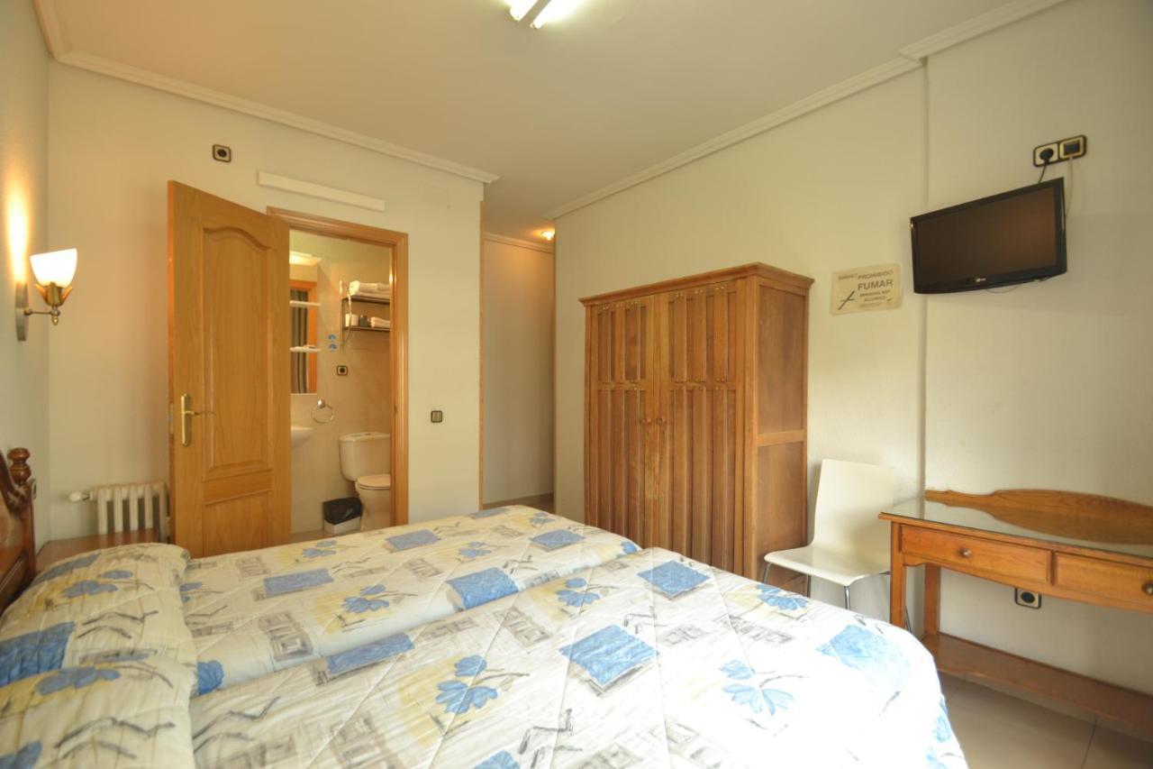 Hostal Retiro Мадрид Экстерьер фото