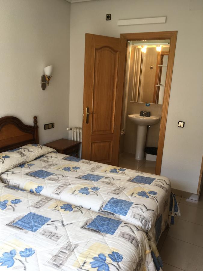 Hostal Retiro Мадрид Экстерьер фото